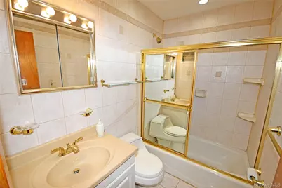 7030 66th Place, Glendale, NY 11385 - Photo 21