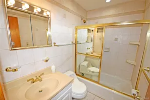 70-30 66th Pl, Glendale, NY 11385 - Photo 21