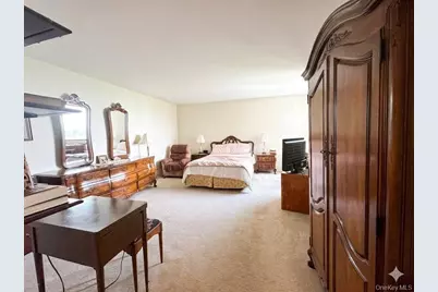 271-10 Grand Central Parkway #16S, Floral Park, NY 11005 - Photo 15