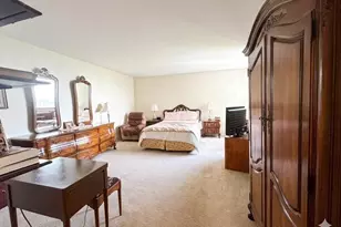 27110 Grand Central Pkwy, Floral Park, NY 11005 - Photo 15