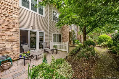 34 Carriage Lane, Plainview, NY 11803 - Photo 17