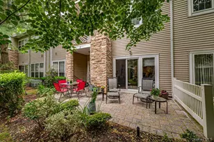34 Carriage Ln, Plainview, NY 11803 - Photo 15