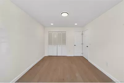 93 Admiral Court, Bronx, NY 10473 - Photo 9
