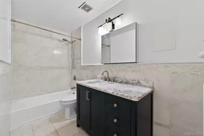 93 Admiral Court, Bronx, NY 10473 - Photo 11