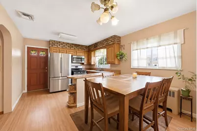 132 Davison Avenue, Oceanside, NY 11572 - Photo 5