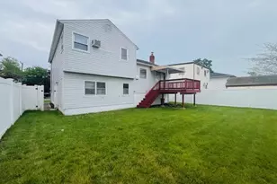 3124 Benjamin Rd, Oceanside, NY 11572 - Photo 5