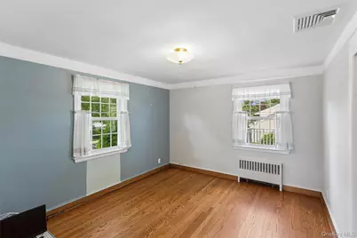 621 Oxford Street, Westbury, NY 11590 - Photo 27