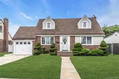 178 Guildford Court, West Hempstead, NY 11552 - Photo 1