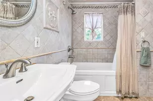 178 Guildford Ct, West Hempstead, NY 11552 - Photo 11