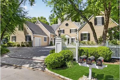 26 Wyndham Close, White Plains, NY 10605 - Photo 1