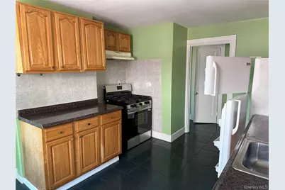 88-33 144 Street #2nd Fl, Jamaica, NY 11435 - Photo 5