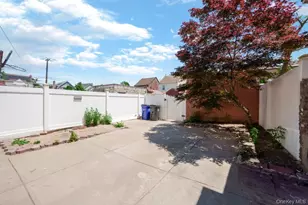 130-09 227th St, Springfield Gardens, NY 11413 - Photo 15