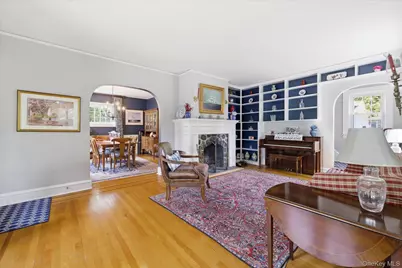 1 Schuyler Avenue, Rockville Centre, NY 11570 - Photo 11