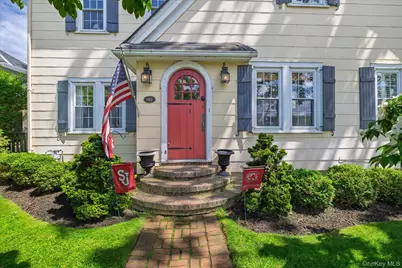 1 Schuyler Avenue, Rockville Centre, NY 11570 - Photo 3