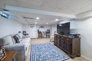 1 Schuyler Ave, Rockville Centre, NY 11570 - Photo 25