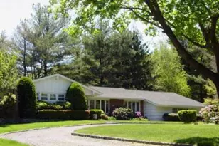 5 Breezy Hill Dr, Northport, NY 11768 - Photo 11