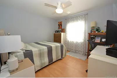 77 S Bicycle Path, Selden, NY 11784 - Photo 19