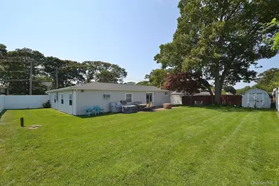 77 S Bicycle Path, Selden, NY 11784 - Photo 27