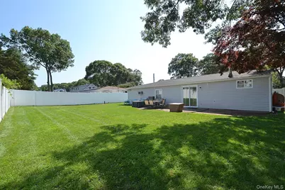 77 S Bicycle Path, Selden, NY 11784 - Photo 25