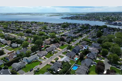 39 Brewster Road W, Massapequa, NY 11758 - Photo 39