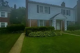 22 Bayview Ct, Manhasset, NY 11030 - Photo 3
