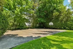 100 Hewlett Neck Rd, Hewlett, NY 11598 - Photo 35