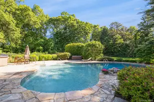 5 Blossom St, Dix Hills, NY 11746 - Photo 33