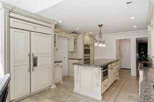 199 Cold Spring Rd, Syosset, NY 11791 - Photo 11