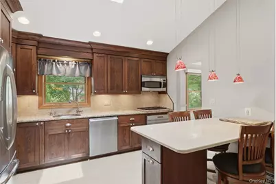 226 Ehrhardt Road, Pearl River, NY 10965 - Photo 7