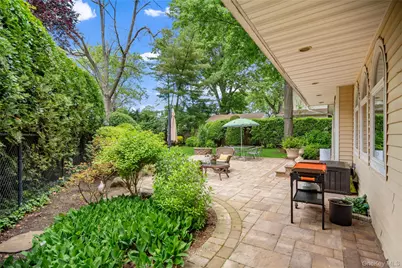 565 Mohawk Road, West Hempstead, NY 11552 - Photo 33