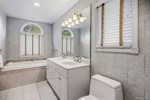 565 Mohawk Rd, West Hempstead, NY 11552 - Photo 37