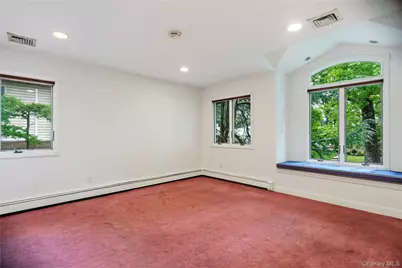 565 Mohawk Road, West Hempstead, NY 11552 - Photo 23