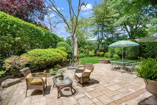 565 Mohawk Rd, West Hempstead, NY 11552 - Photo 37