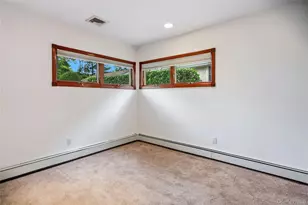 565 Mohawk Rd, West Hempstead, NY 11552 - Photo 21