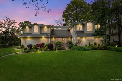 565 Mohawk Road, West Hempstead, NY 11552 - Photo 1