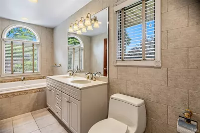 565 Mohawk Road, West Hempstead, NY 11552 - Photo 31