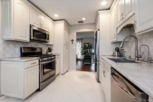 3683 Illona Ln, Oceanside, NY 11572 - Photo 3