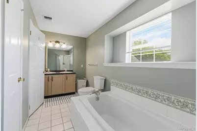 14 Long House Way, Commack, NY 11725 - Photo 19