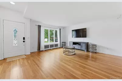 11 Lourae Drive, Massapequa Park, NY 11762 - Photo 9