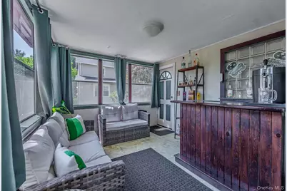 20 Hillside Avenue, Huntington, NY 11743 - Photo 17