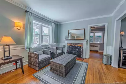 20 Hillside Avenue, Huntington, NY 11743 - Photo 9