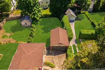 20 Hillside Avenue, Huntington, NY 11743 - Photo 29