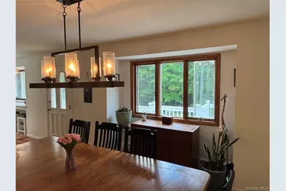 8 Trillium Road, Pleasant Valley, NY 12569 - Photo 9