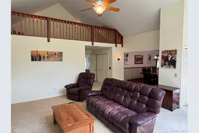 8 Trillium Road, Pleasant Valley, NY 12569 - Photo 7