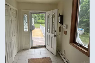 8 Trillium Road, Pleasant Valley, NY 12569 - Photo 3