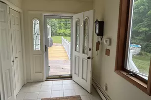 8 Trillium Rd, Pleasant Valley, NY 12569 - Photo 3