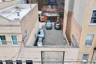31-30 14th St, Astoria, NY 11106 - Photo 5