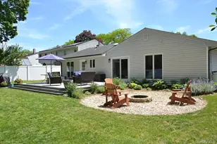 174 Gainsborough Rd, Holbrook, NY 11741 - Photo 21