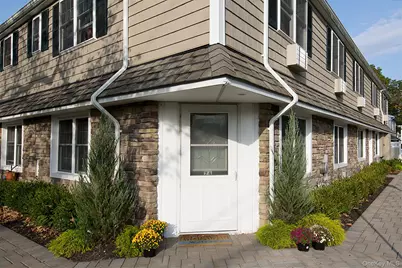 4 Richland Boulevard #01, Brightwaters, NY 11718 - Photo 1