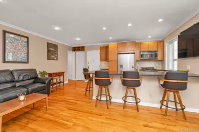 441 W Main Street #3B, Huntington, NY 11743 - Photo 3